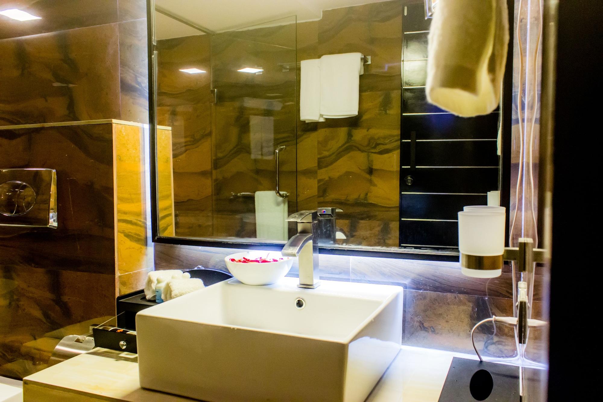 Executive Inn Dhaka Buitenkant foto