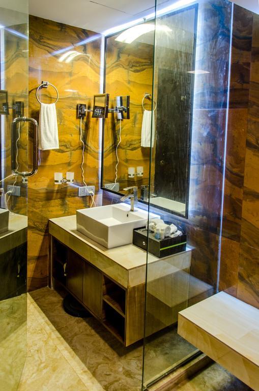 Executive Inn Dhaka Buitenkant foto