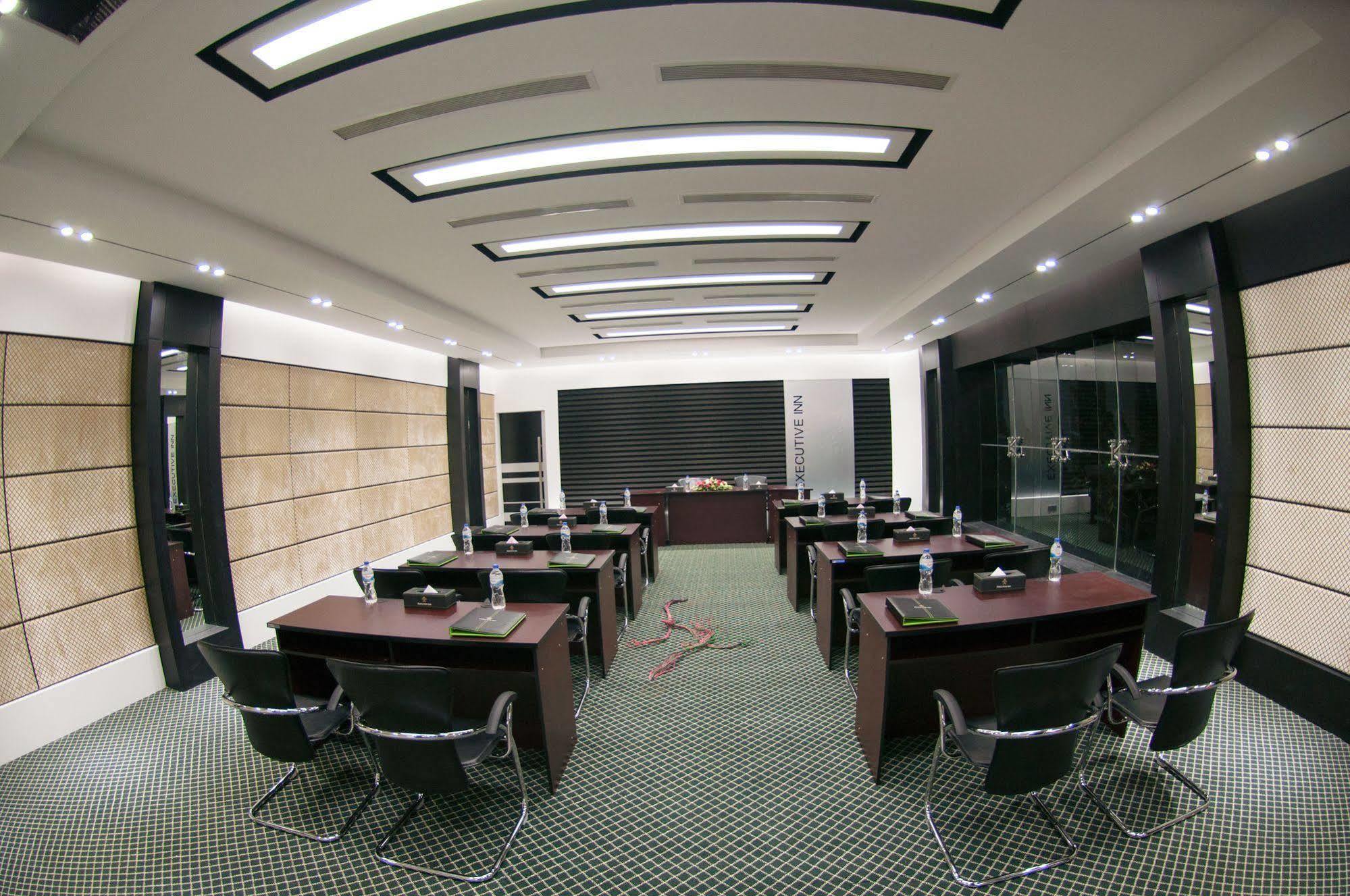 Executive Inn Dhaka Buitenkant foto