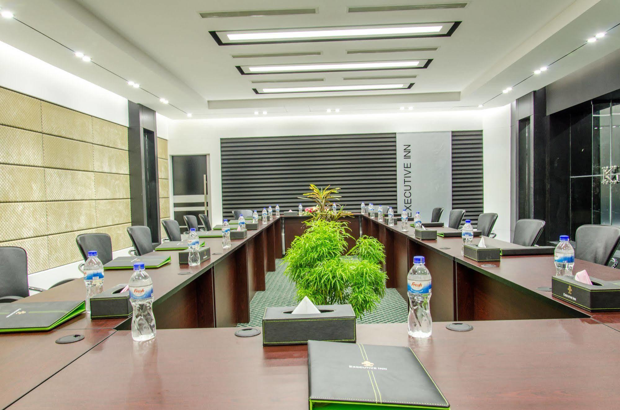 Executive Inn Dhaka Buitenkant foto